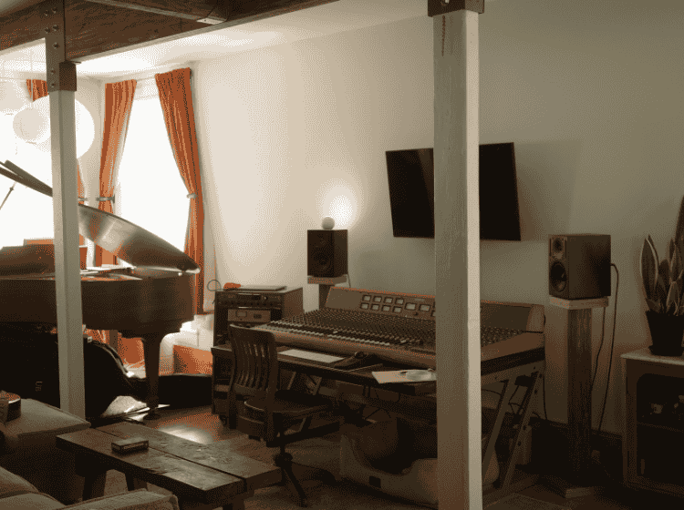 Mike Harmon home studio